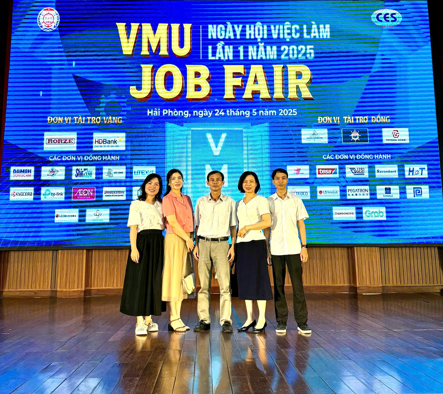 " KẾT NỐI ĐAM MÊ, MỞ LỐI THÀNH CÔNG TẠI NGÀY HỘI VIỆC LÀM ĐẠI HỌC HÀNG HẢI VIỆT NAM LẦN I - 2025"