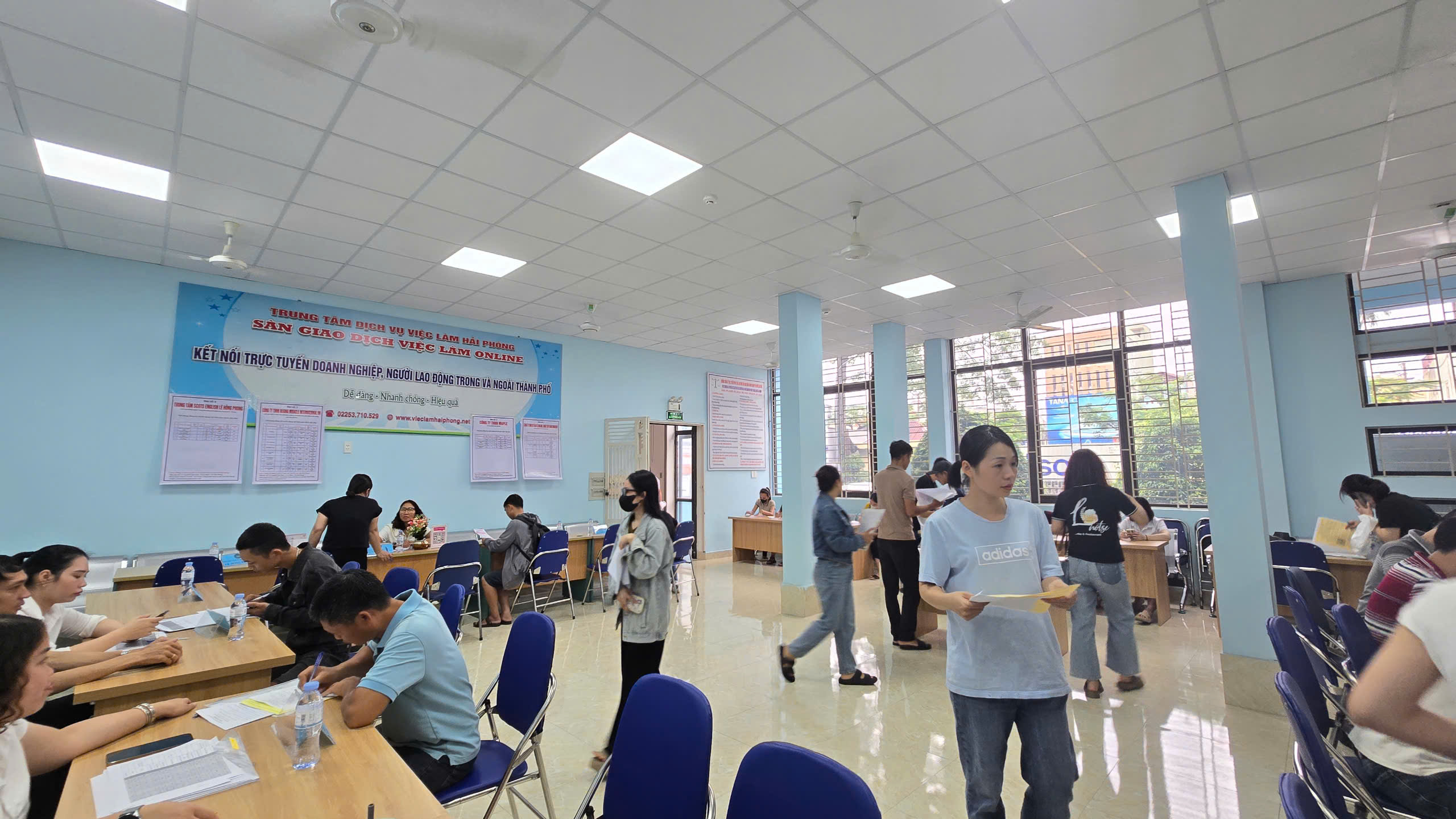 Phiên Giao Dịch Việc Làm tại Hải Phòng ngày 21/07/2025 thu hút gần 1.000 lao động và 20 doanh nghiệp